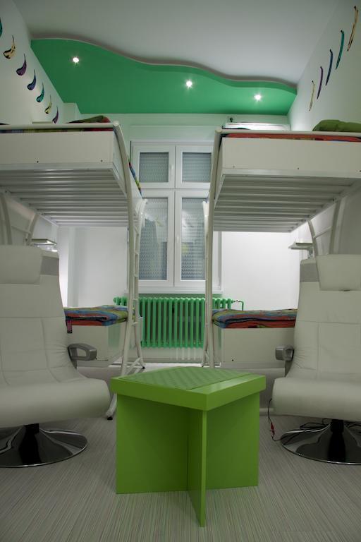 Pop Art Hostel Beograd Phòng bức ảnh