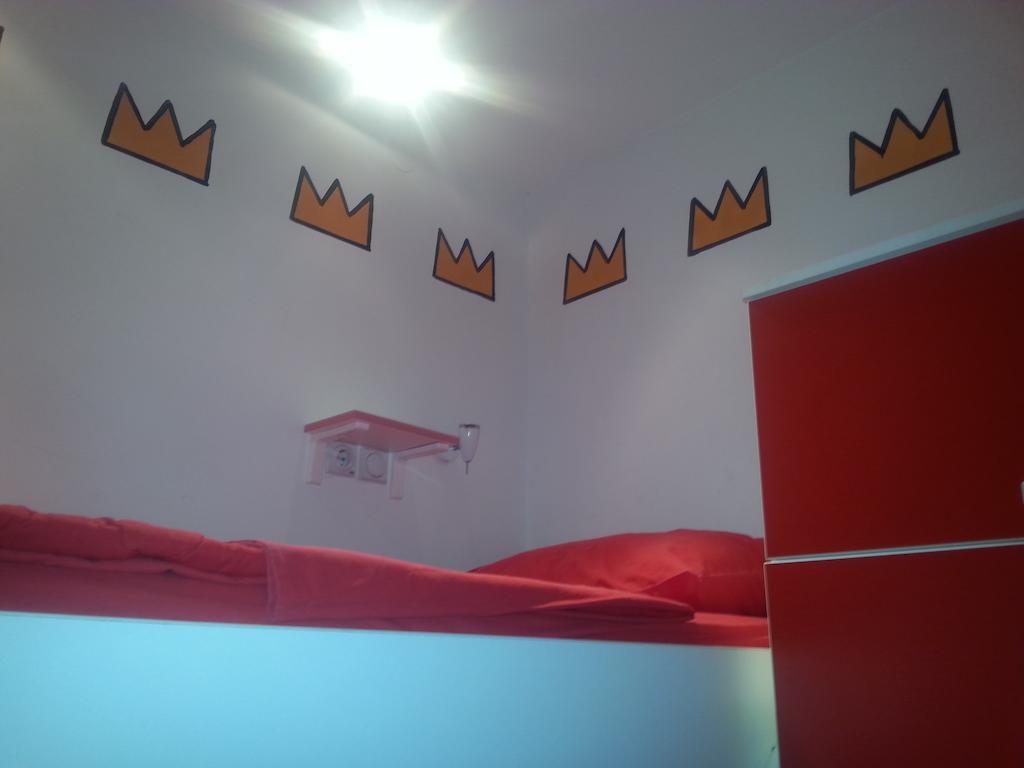 Pop Art Hostel Beograd Phòng bức ảnh